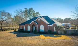 210 Lavender Ln, Longview, TX 75605