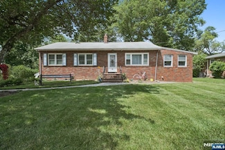 28 Stylon Rd, Wayne, NJ 07470