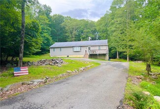 70 E Creek Dr, Lehighton, PA 18235