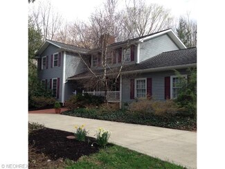 7920 Sugarbush Ln, Gates Mills, OH 44040