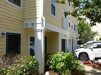 111 Gazebo Cir Unit 111, Reading, MA 01867