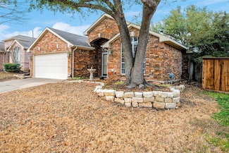 6720 Day Dr, Fort Worth, TX 76132