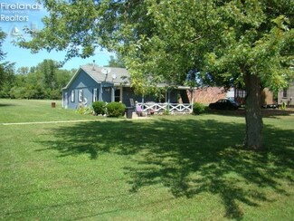 4021 W Balduf Rd, Port Clinton, OH 43452