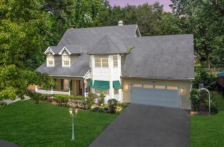 18001 Jason Ln, Lansing, IL 60438