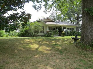 1585 Alabama 172, Hodges, AL 35571