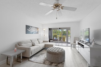 8753 Bella Vista Dr, Boca Raton, FL 33433