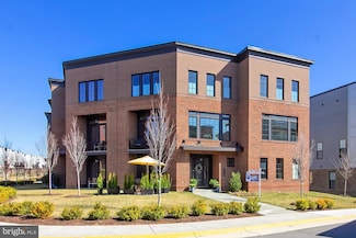 23109 Cottonwillow Square, Brambleton, VA 20148