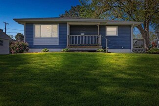 1105 Clifton St NE, Cedar Rapids, IA 52402