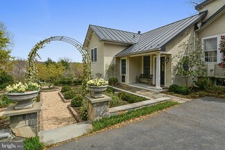 6428 Main St, The Plains, VA 20198