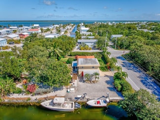 30985 Hibiscus Dr, Big Pine Key, FL 33043