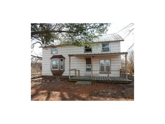 4124 Greens Grove Rd, Center Point, IA 52213