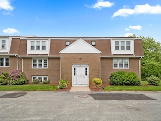 24 Bettys Pond Rd Unit K, Hyannis, MA 02601