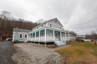 437 Main St Unit 1 Rear, New Hartford, CT 06057
