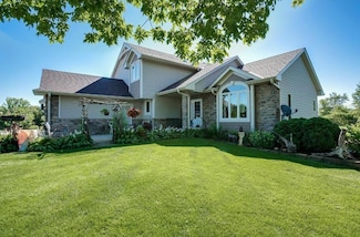 3790 Highland Rd, Saint Bonifacius, MN 55375