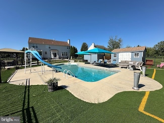 298 Katie Ct, Mickleton, NJ 08056