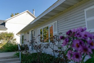 634 Ann St, Harbor Springs, MI 49740
