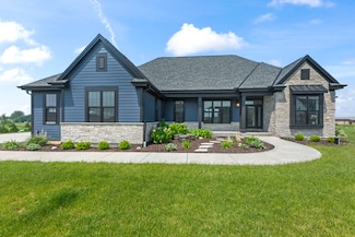 N67W27854 Red Oak Ct, Sussex, WI 53089