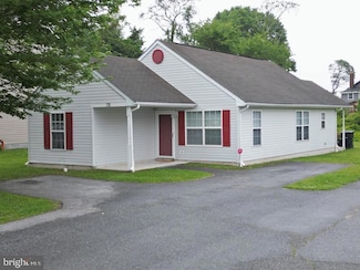 735 W North St, Dover, DE 19904