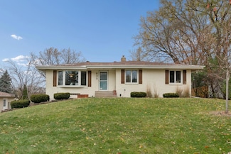 635 Ivy Falls Ave, Saint Paul, MN 55118