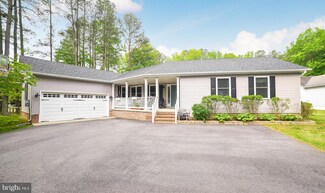 44997 Shore Dr, Tall Timbers, MD 20690