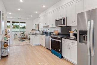 1176 E Santo Antonio Dr, Colton, CA 92324