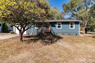 1524 E 28th Terrace, Lawrence, KS 66046