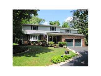 8034 Thornapple Ln, Novelty, OH 44072