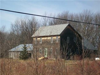 1526 Center Rd, Kendall, NY 14476