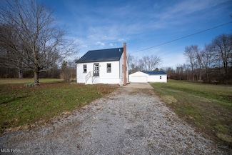 1718 Garfield Ave, Girard, OH 44420