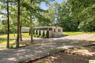 614 Stone Hill Rd, Mammoth Cave, KY 42259
