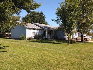 1908 William Ct, Lamar, MO 64759