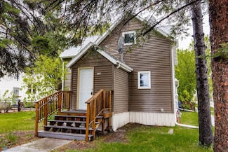 734 College St N, Fargo, ND 58102