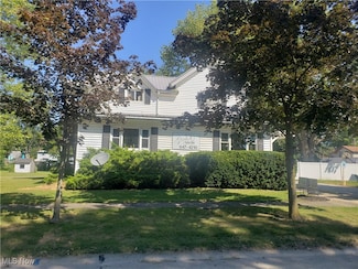 112 Vine St, Wellington, OH 44090