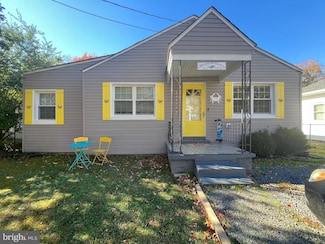 710 Garfield Ave, Colonial Beach, VA 22443
