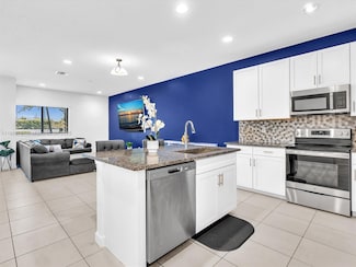 2182 NW 6th St, Fort Lauderdale, FL 33311