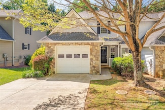 9 Willoughby Run Dr, Asheville, NC 28803