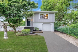 116 Amsterdam Ave, West Babylon, NY 11704