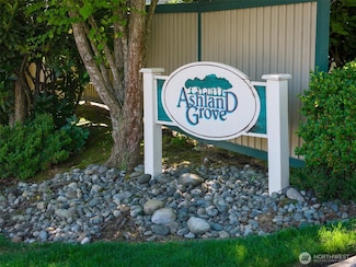 6128 202nd St SW Unit 101, Lynnwood, WA 98036