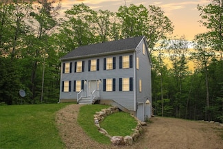 5 Mooers Rd, Raymond, NH 03077