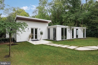 7602 Range Rd, Alexandria, VA 22306
