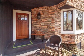 7906 Stonehedge Valley Dr, Gregory, MI 48137