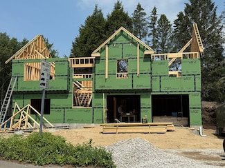 52 Homeward Ave, Uxbridge, MA 01569