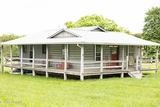 1003 Saxony Ave, Jamestown, TN 38556