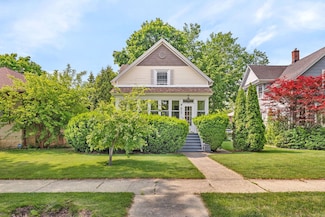 810 Glenwood Ave, Joliet, IL 60435