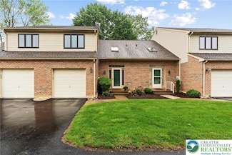 3242 Oakland Square Dr, Bethlehem, PA 18020