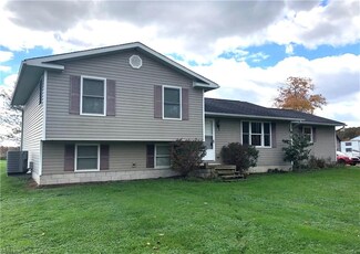 9304 Corbett Rd, Diamond, OH 44412