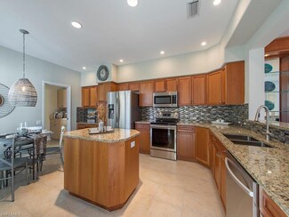 5949 Ashford Ln, Naples, FL 34110