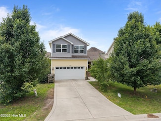 123 Lightwater Dr, Aberdeen, NC 28315