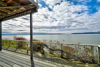 3626 Mission Beach Rd, Tulalip, WA 98271