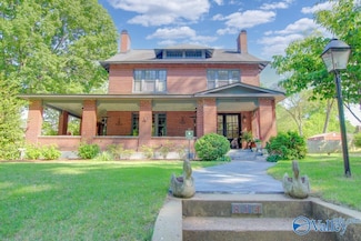 814 Ferry St NE, Decatur, AL 35601